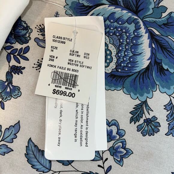 David’s Bridal Wedding Dress Style WG3709 soft white - Picture 11 of 13